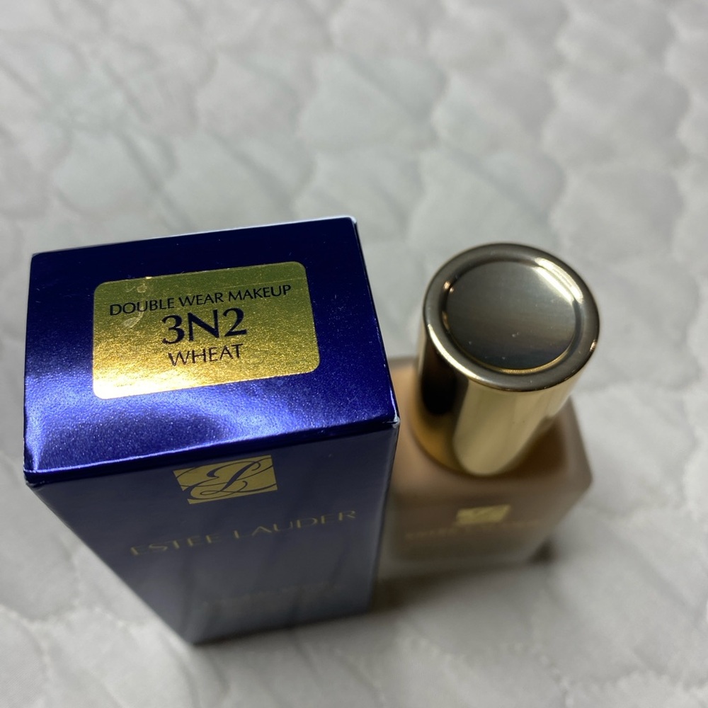 Estee Lauder Double Wear Stay-in-Place Makeup - 3N2 Wheat - Picture 4 of 6